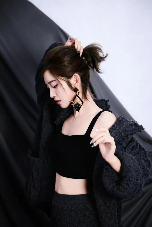 唐艺昕，半熟恋人新一期写真合集