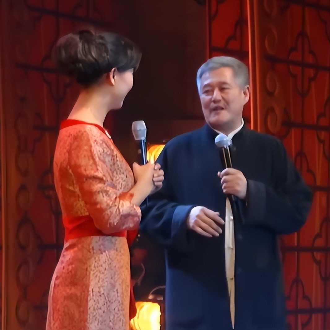 闫学晶事件升级！官媒批评毫不留情，赵家班多人受牵连，麻烦大了