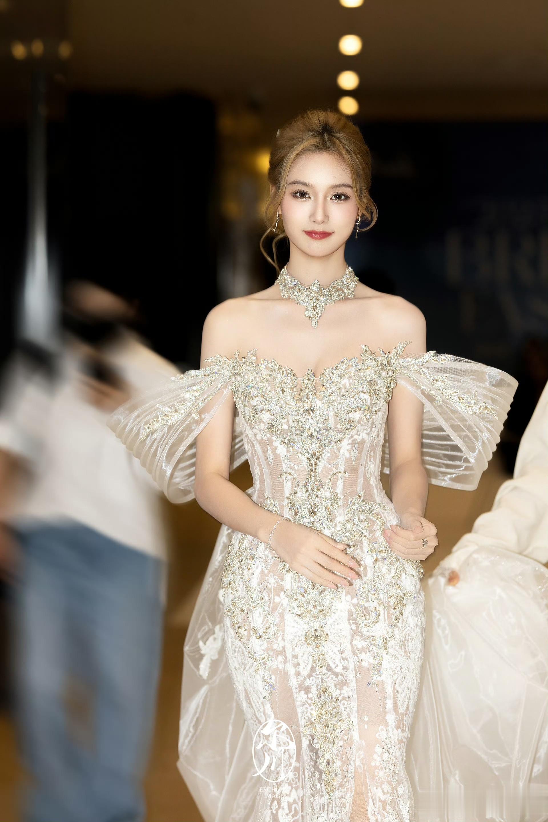 徐艺洋｜这套造型比婚纱好看，东方美学完美拿捏每一帧都是高级感