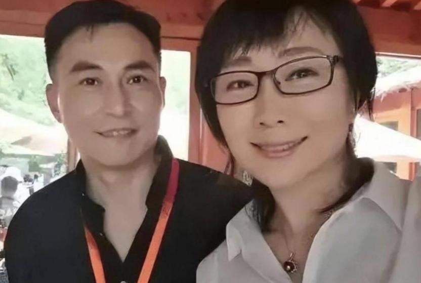 他5年间父母双亡,又丧妻，57岁被病魔夺走生命，留下儿子一人生活