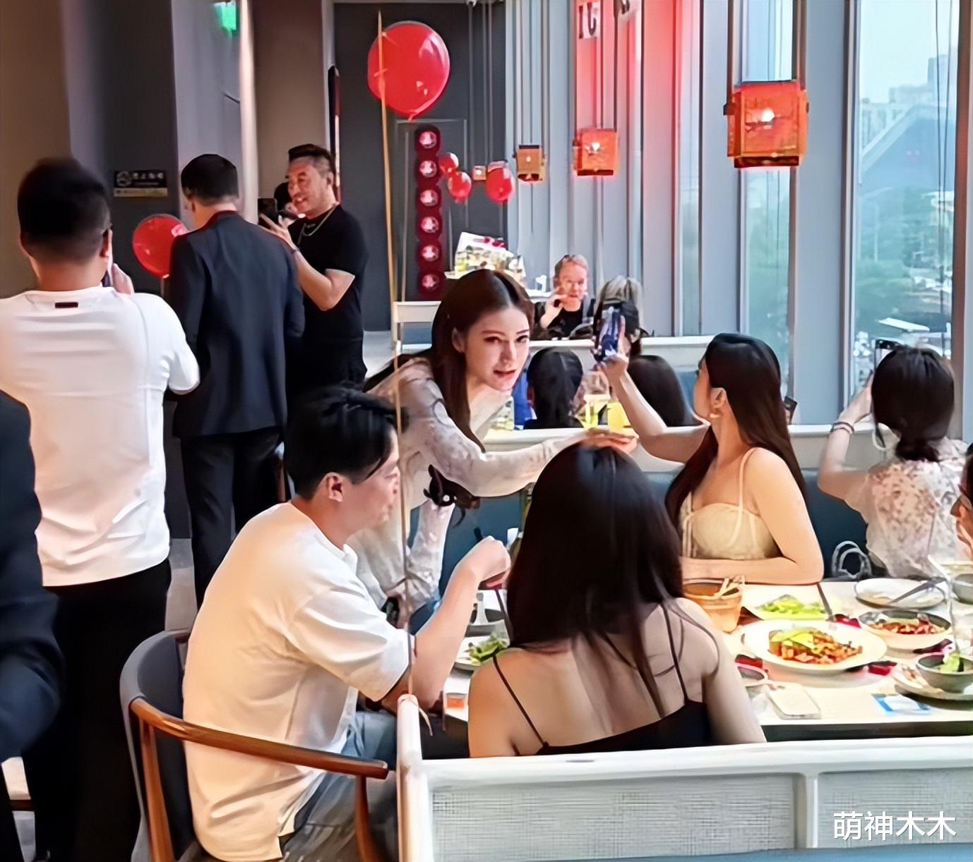 汪小菲二婚伴手礼曝光，当年跟大S回礼用仿冒品，惹上官司太抓马