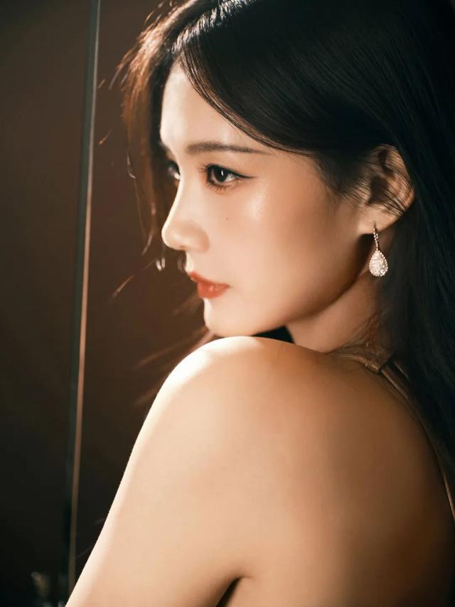 李一桐破空而上壁纸