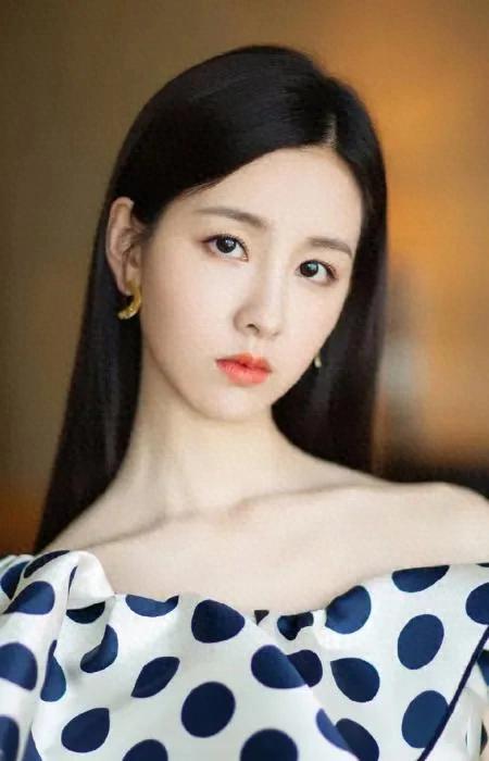 陈都灵:逐光逐梦,演艺路上的坚韧行者!