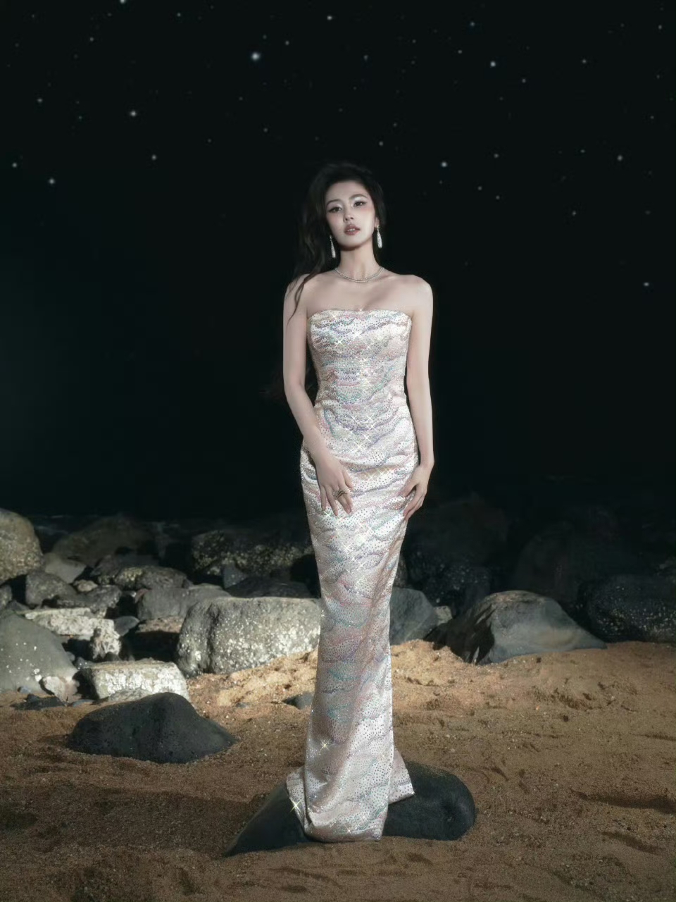 白鹿出席星光大赏活动，一晚上三套造型，都好美呀星光闪闪！