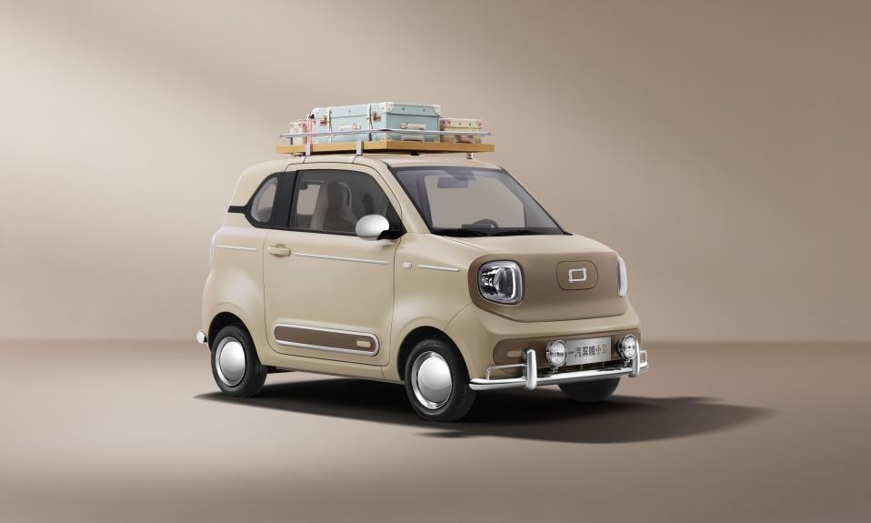 马年时尚新出装，开一汽奔腾小马摩登马，出门心情天天都夯足