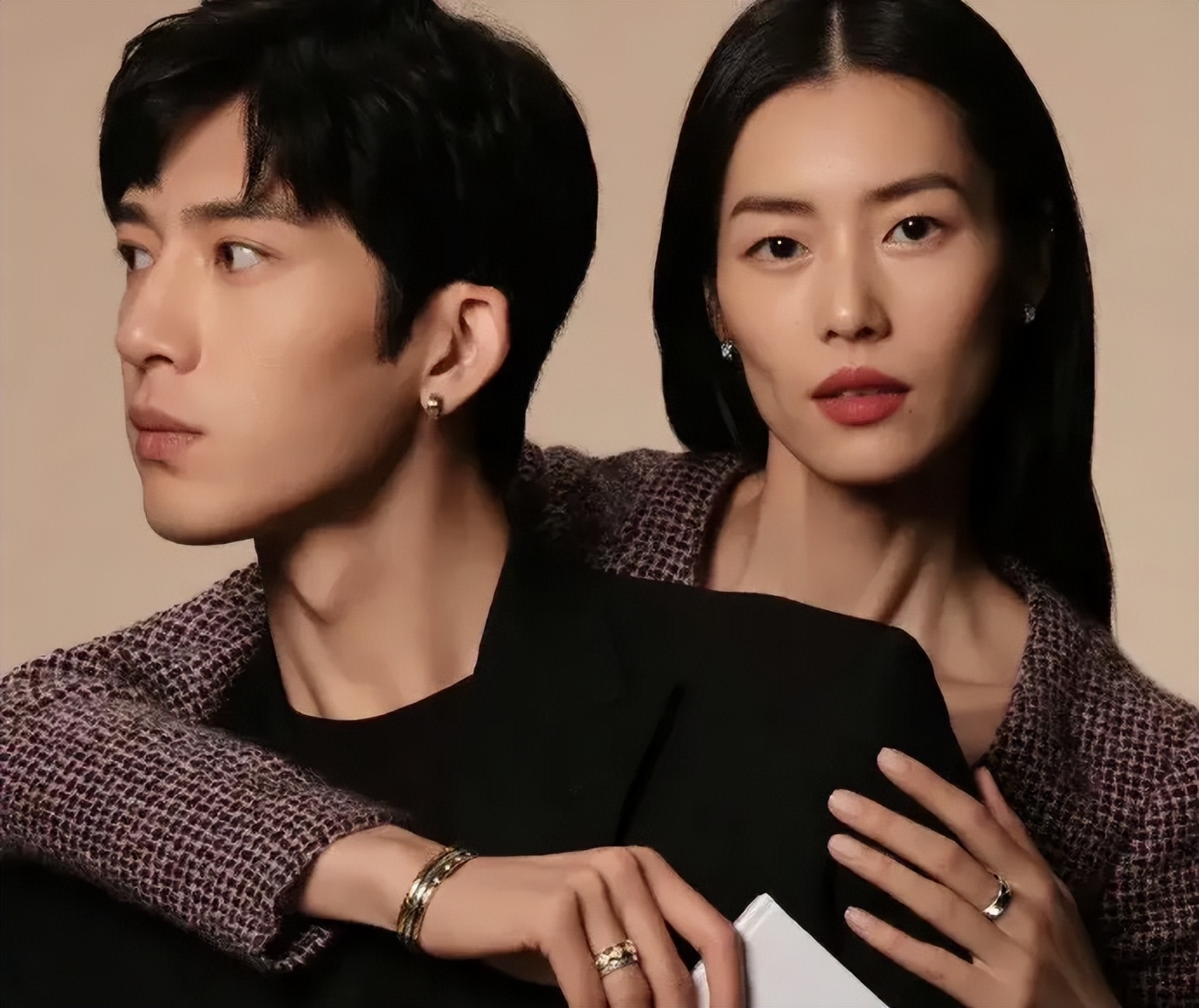 曝井柏然刘雯已领证!两人低调恋爱6年,最新合体画面甜蜜爆棚