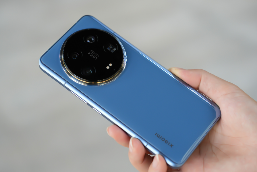 小米“拍照機皇”下跌2500元，1TB+2K屏，1英寸主攝+衛星通信