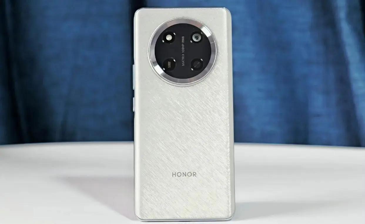 荣耀618热销千元机,1亿像素+大电池+北斗卫星,512GB跌至1758元