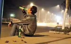 「茅台酒庞氏骗局」破产包工头用茅台酒做局，短短三个月就收割酒贩子5000万！