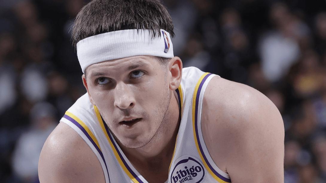 罚球线上砍下21分！里夫斯狂轰51+10+9，湖人“罚”力无边客场擒王！