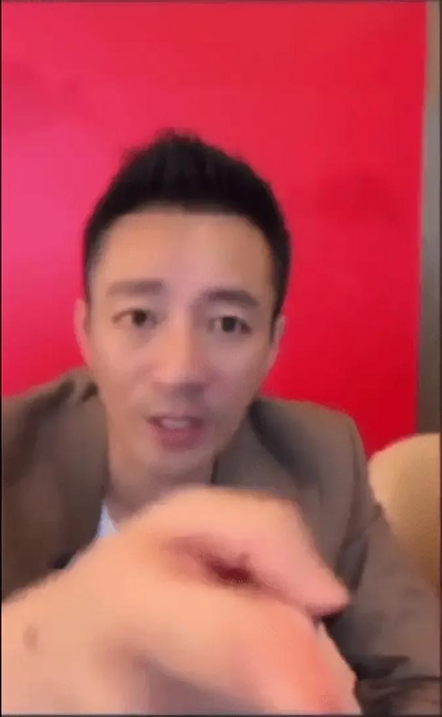 汪小菲喜过父亲节,玥儿姐弟赠送肖像画,汪的眼睛被姐姐画得传神