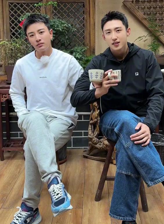 为了赚钱尊严都不要了？贾乃亮新助理神似前妻 如今的下场不怨别人