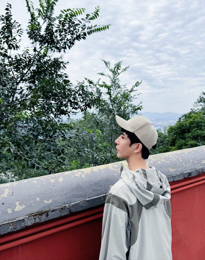 曝演员于朦胧坠楼,年仅37岁,邻居发声证实,细节曝光太惋惜