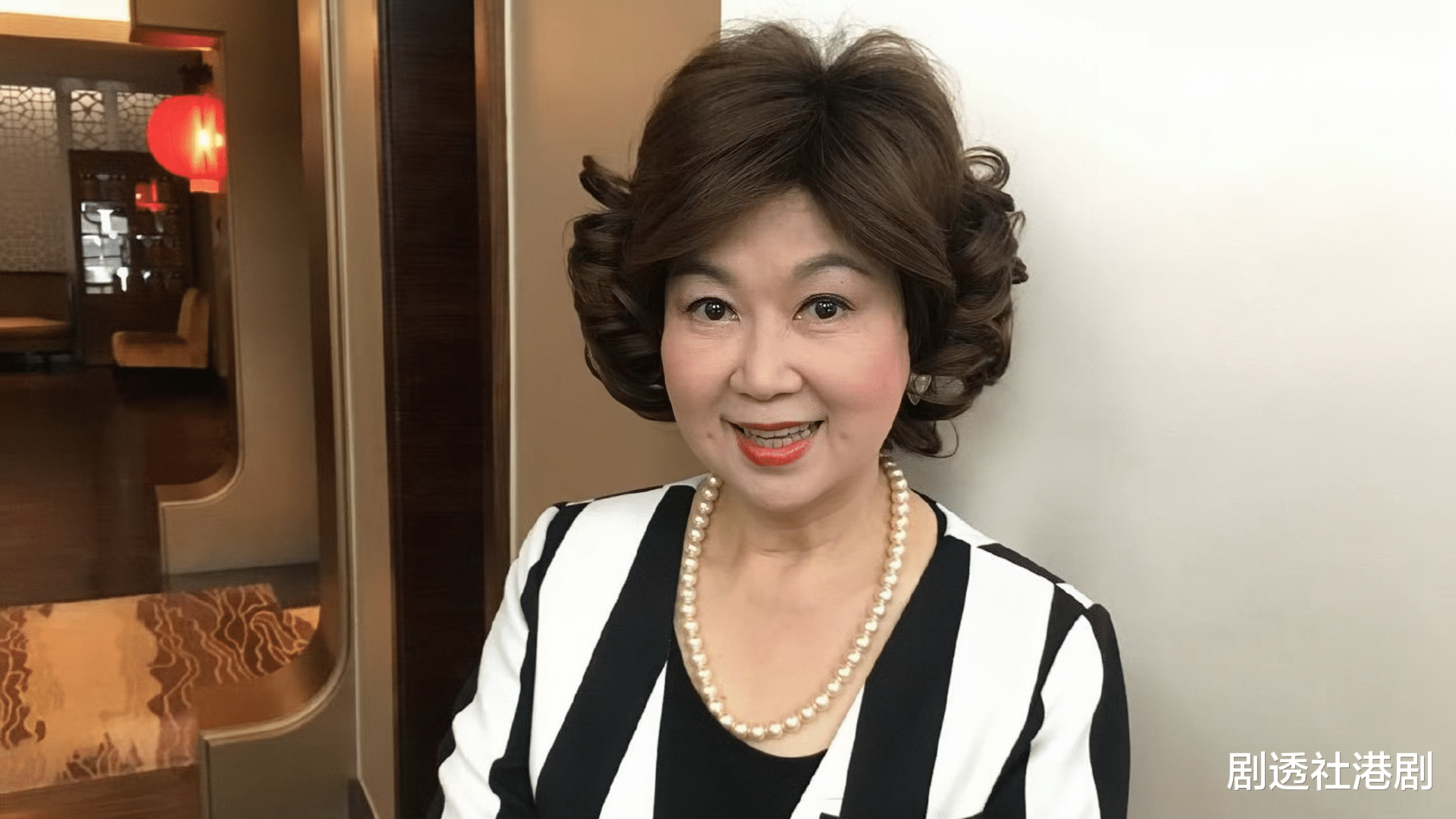 香港知名演员被质疑患重病，身材突然变消瘦，移居国外靠收租生活