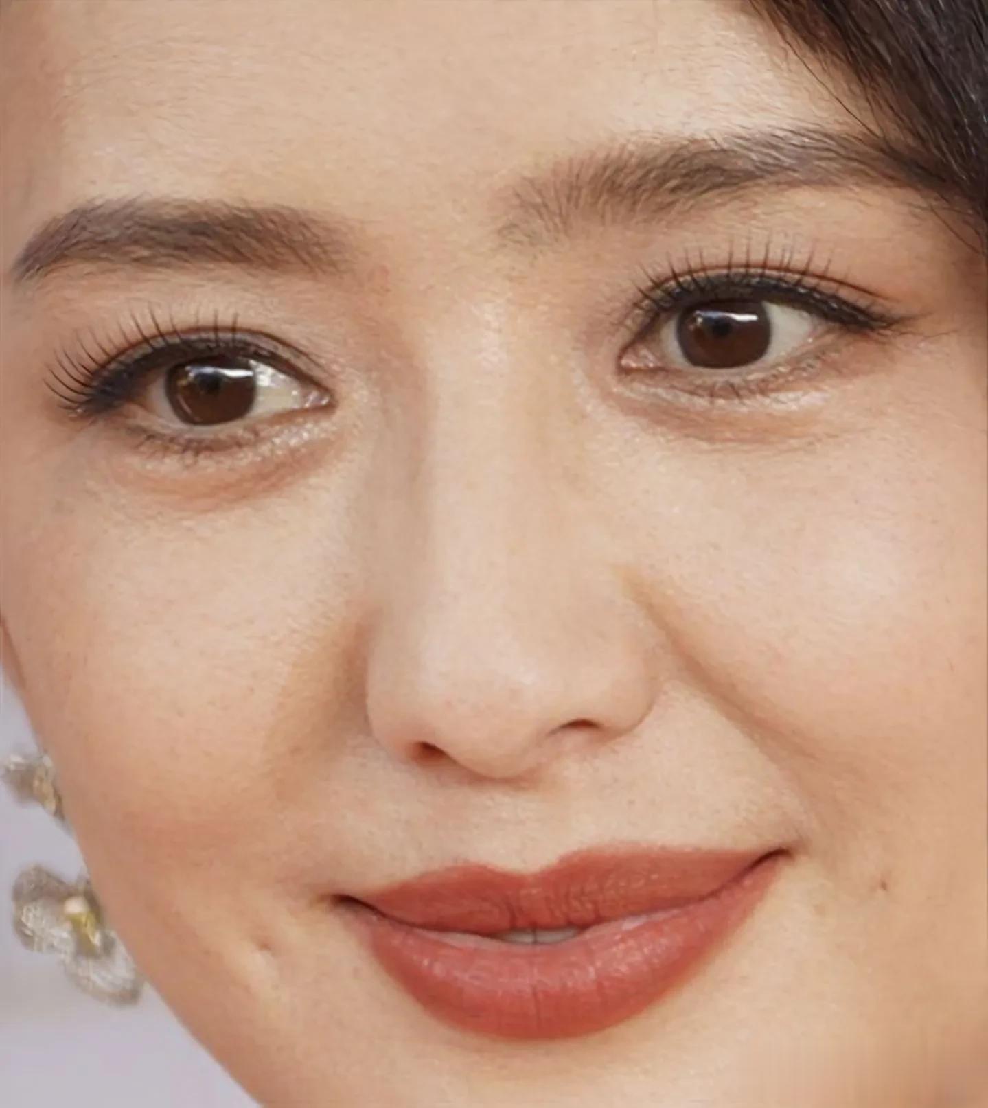 佟丽娅素颜高清面部特写