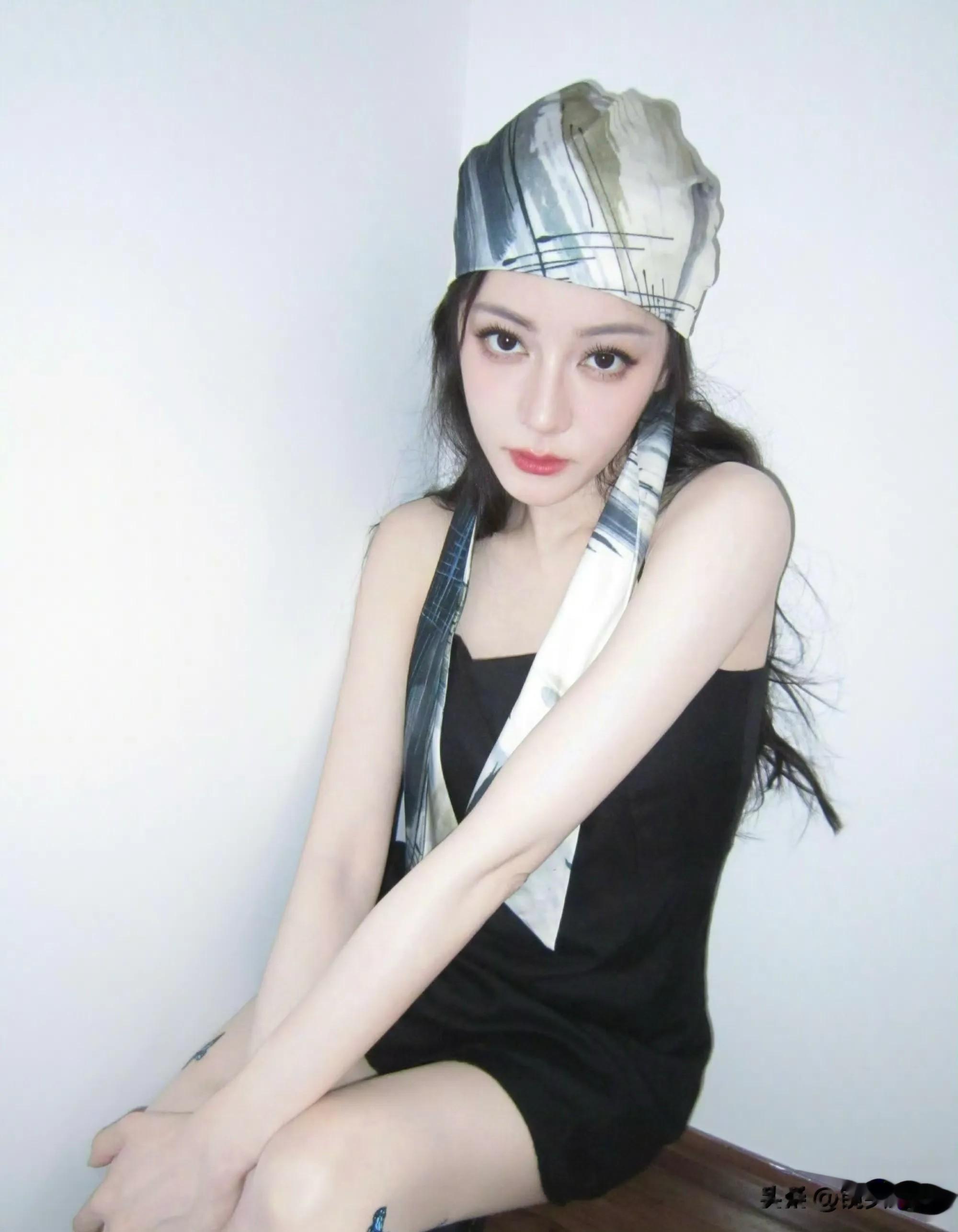 迪丽热巴 ：随便一穿，就是时尚风向标