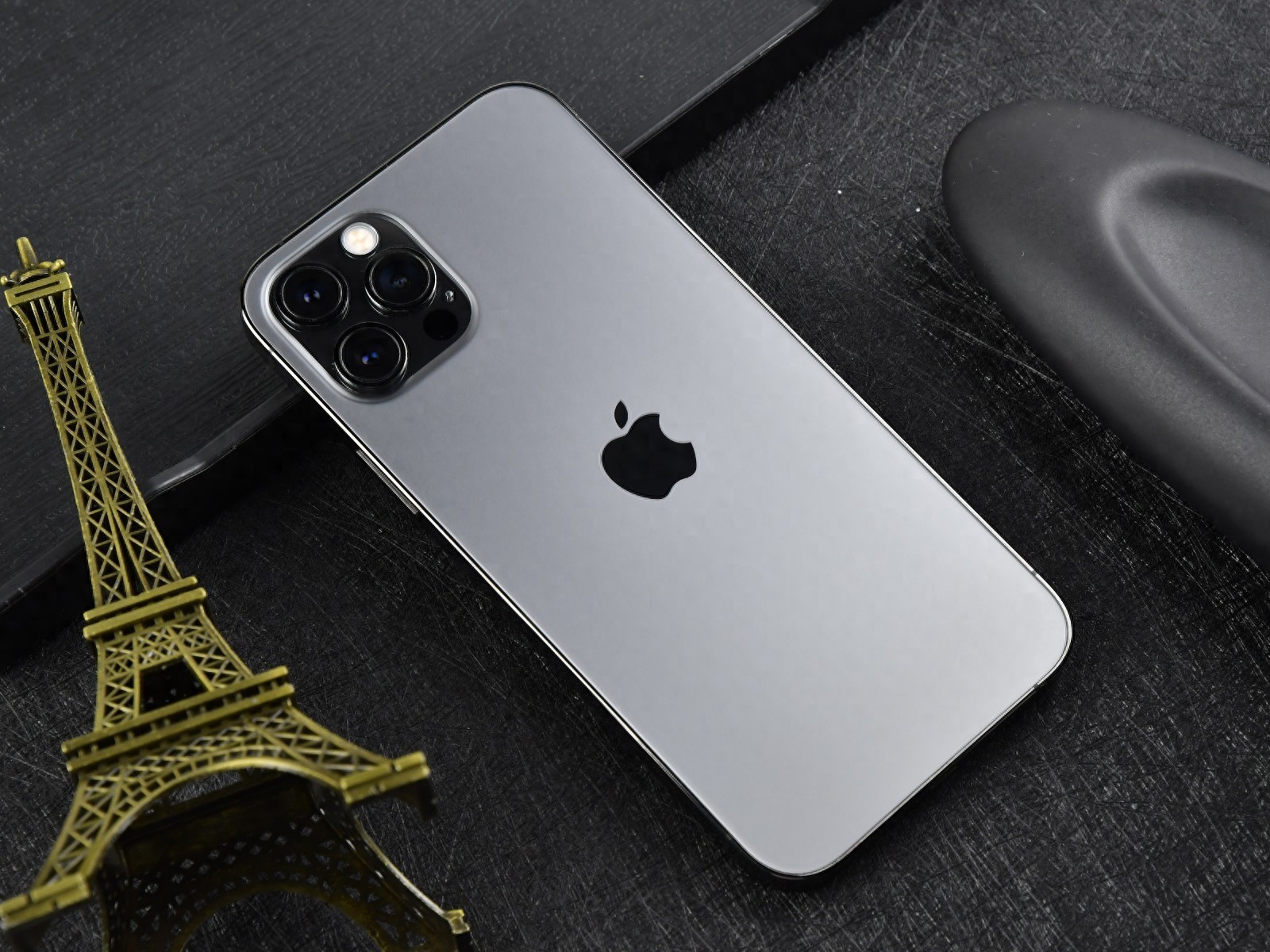 Get一點：iPhone用了好幾年的內置磁吸，為什么安卓手機沒幾家用