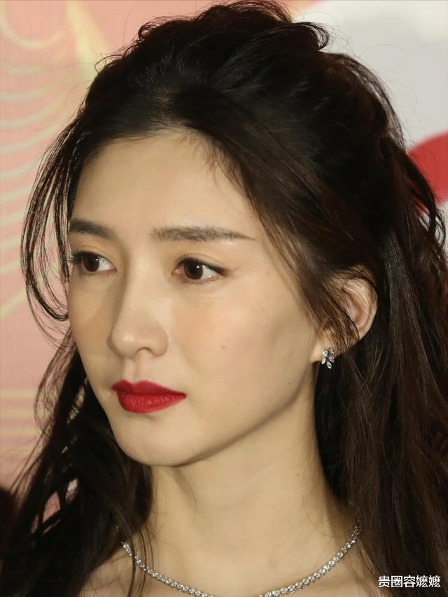 没滤镜真可怕！女明星真实颜值全曝光，一个个真没那么美！