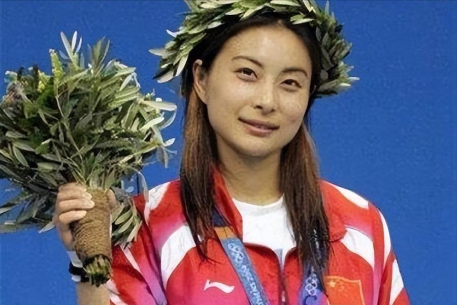 看完卡地亚这一夜，珠圆玉润的郭晶晶，却秒杀了内娱的“排骨精”