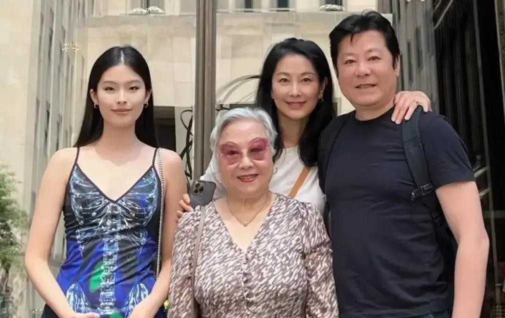 国内赚钱美国人花,演艺世家三代竟然享,奢靡享乐过上流圈生活