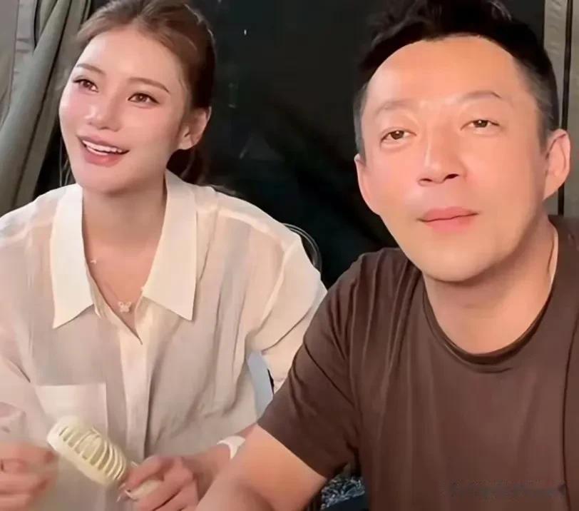 玥玥鞋子穿到发白被催换!马筱梅一句“同款买两双”,让全网闭嘴