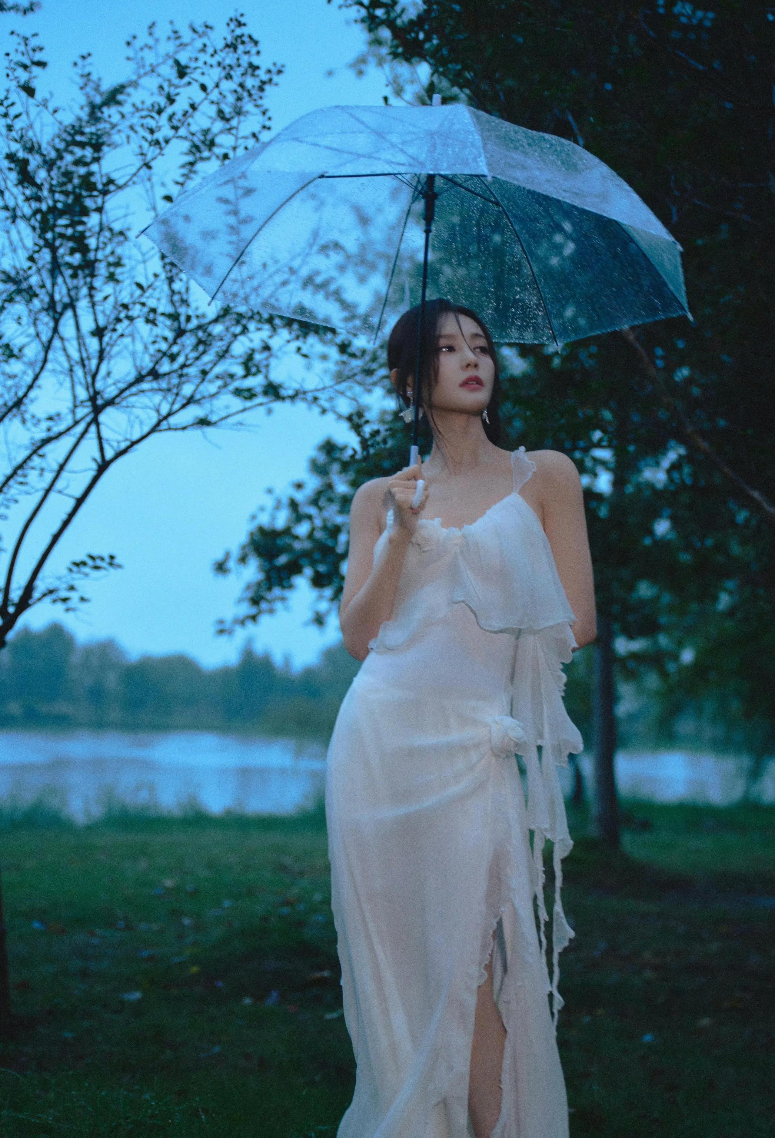 李一桐新物料，写真美图