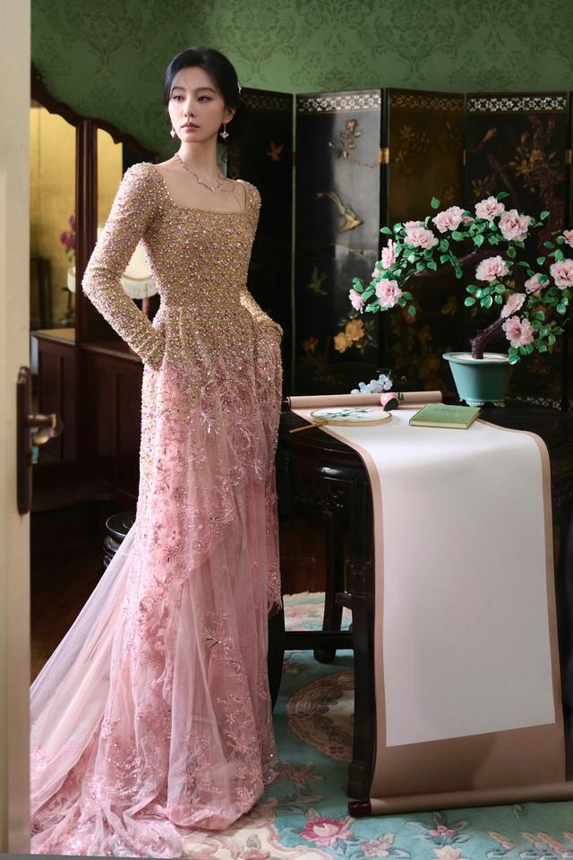 刘诗诗戴非遗绢花，东方大美人