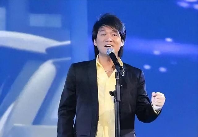 周华健:娶美国妻子却被嘲讽像母子,被劝离婚的他,39年宠爱如一