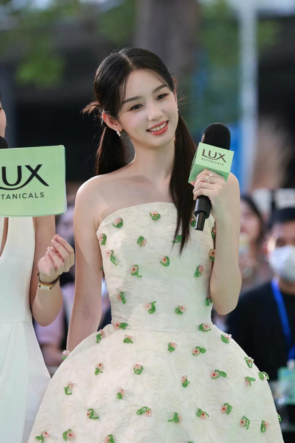 周也生图好漂亮 ???