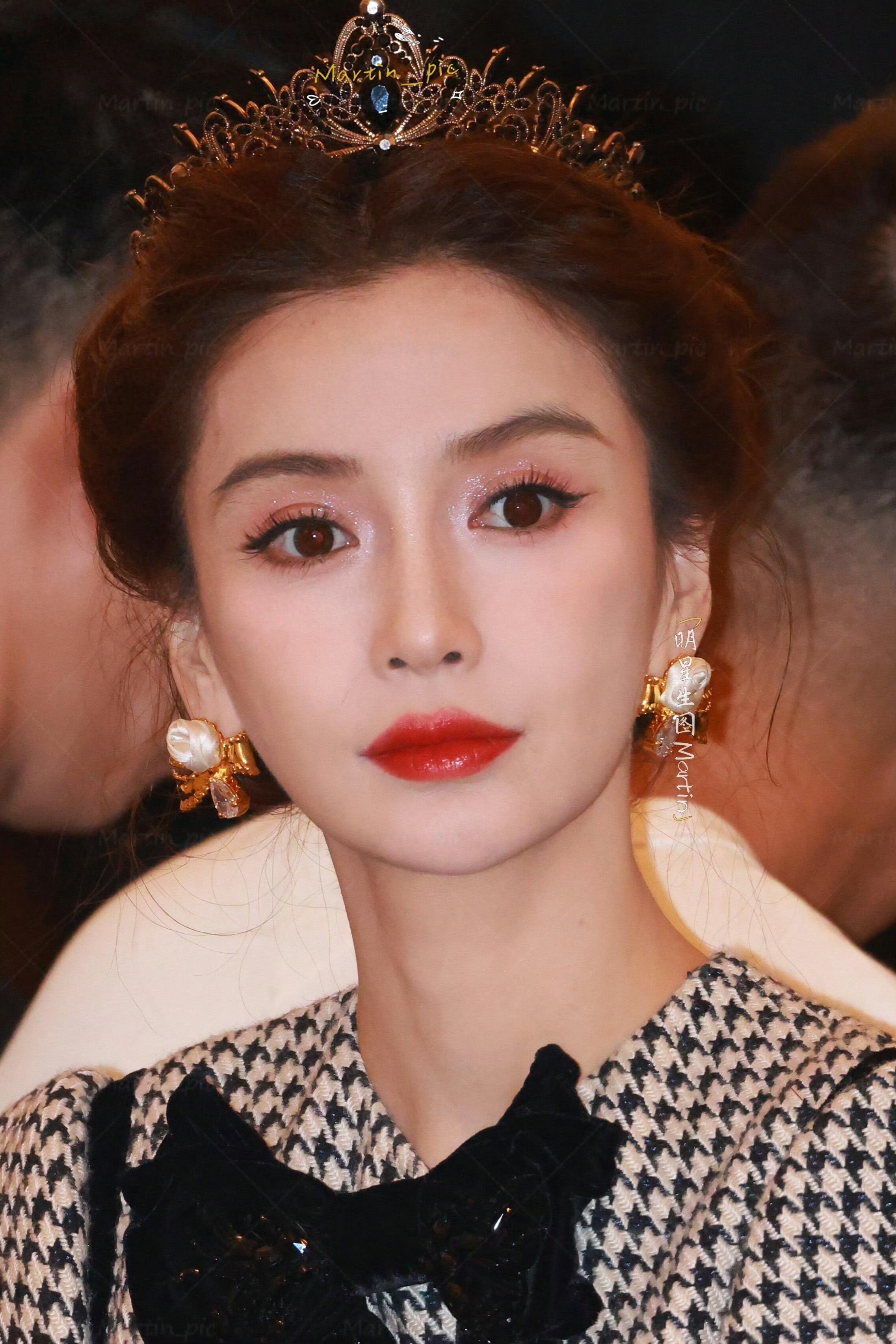 baby杨颖头戴皇冠,生图即是神图,好权威的一张脸