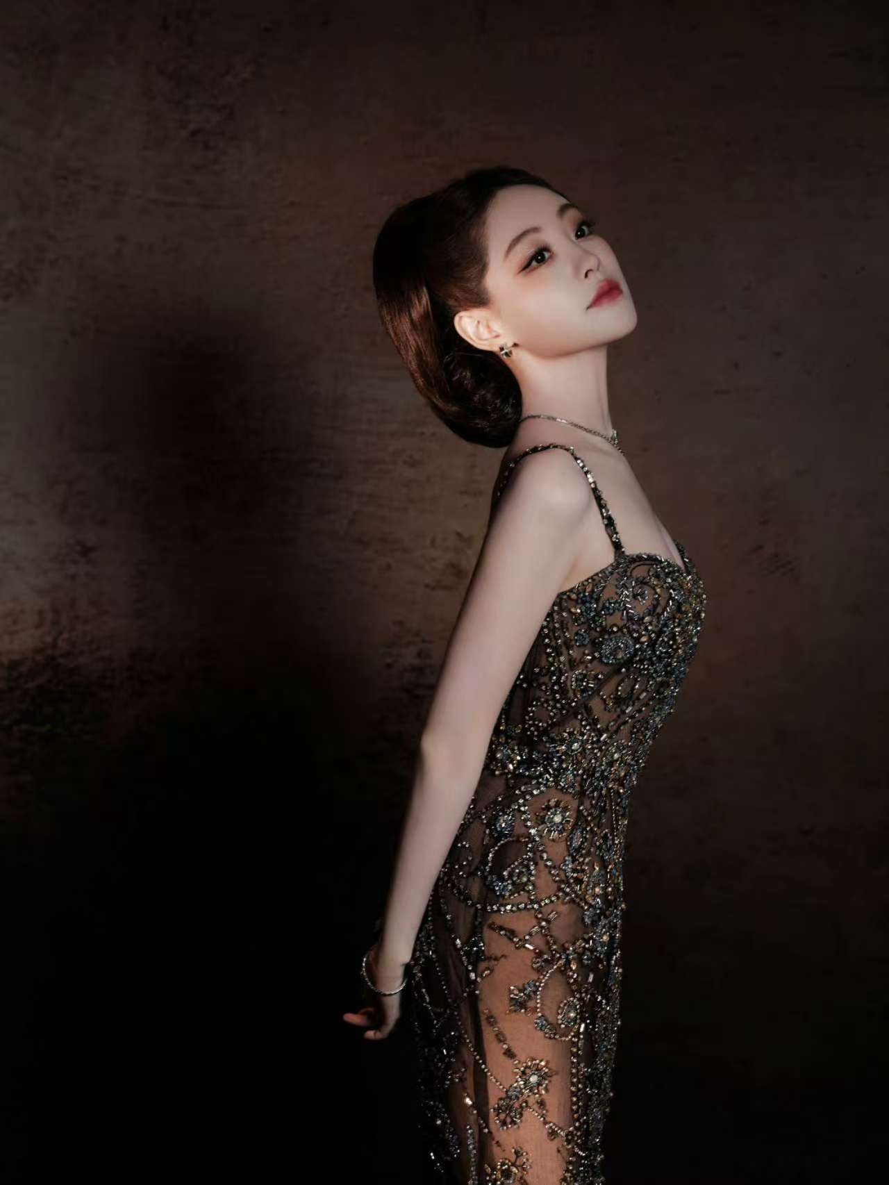 【梦幻华章,尽显从容典雅之姿】——祝绪丹