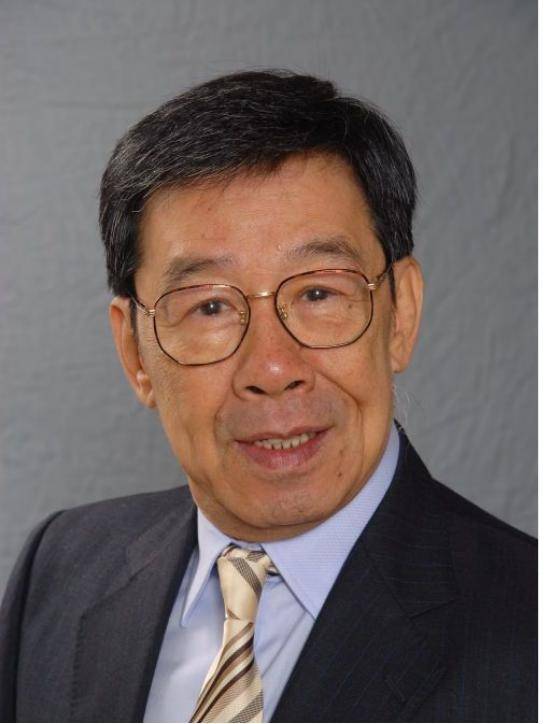 香港两位资深老戏骨“亲吻照”曝光？