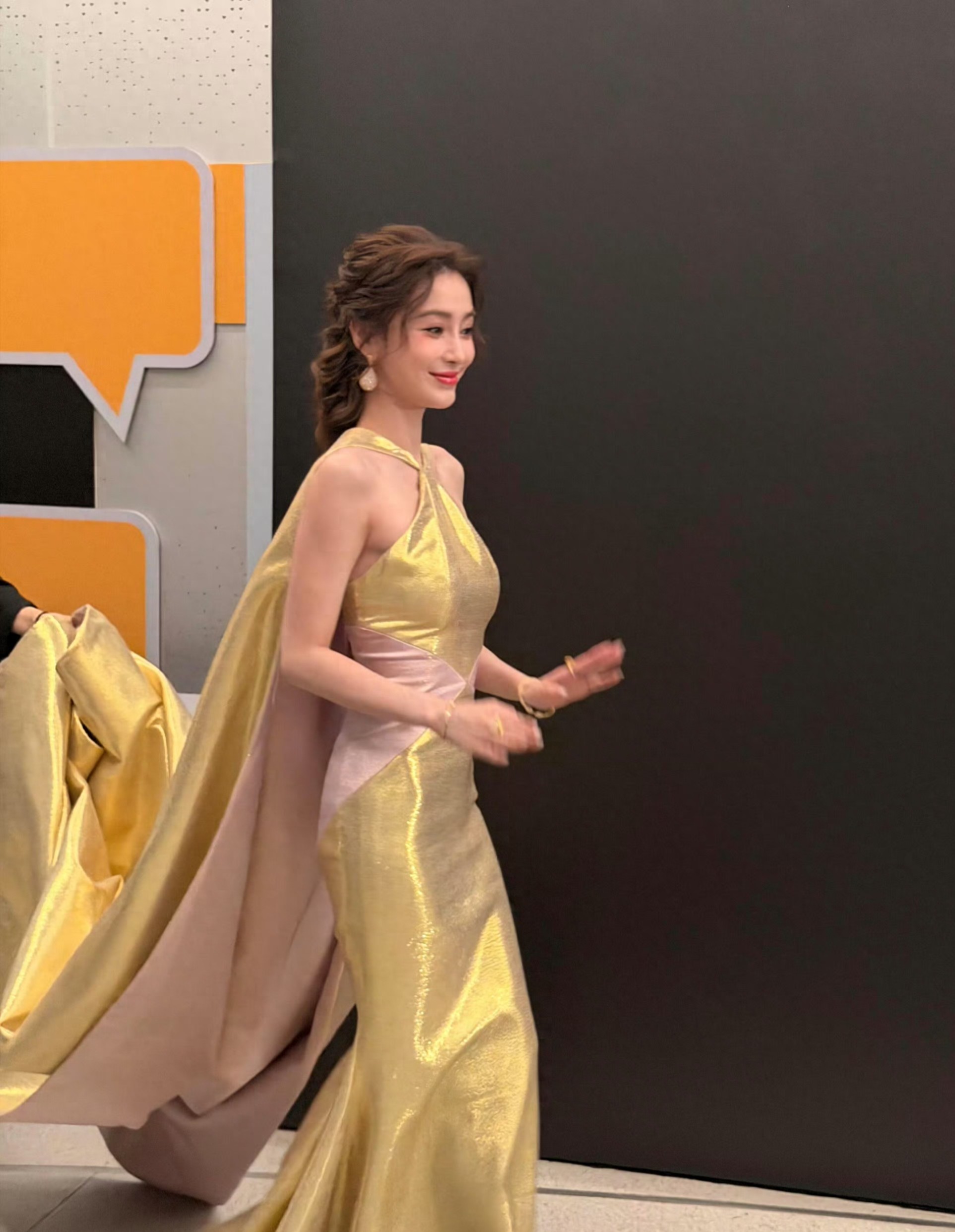 又一次和baby在活动上见面了 ???