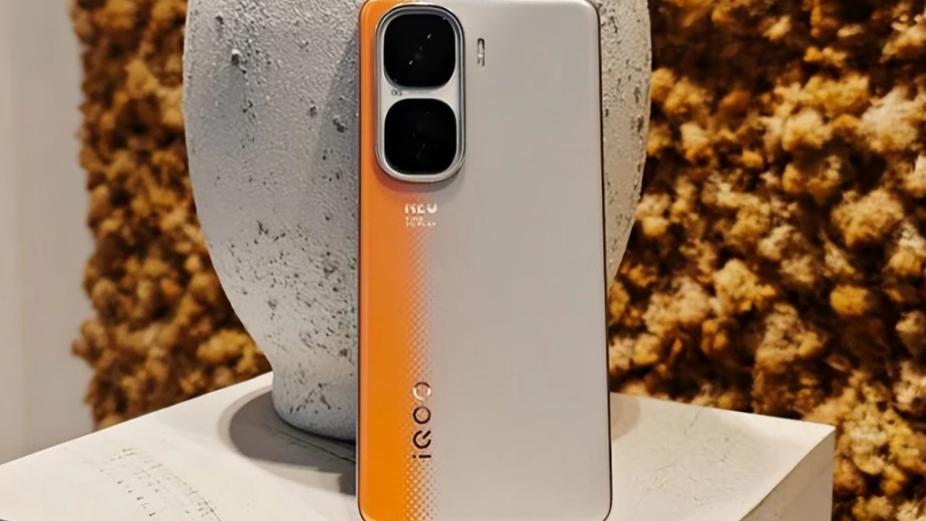 目前“值得捡漏”的千元手机，最低跌至1529元，价格大跳水