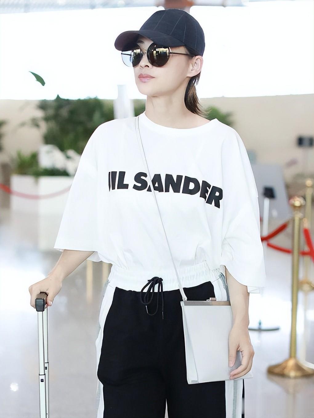 明星卸妆大变样,王一博浮肿,陈数和辛芷蕾认不出,梅婷像悲伤蛙