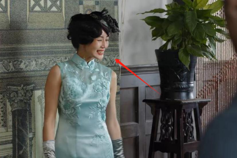 不会演别硬演！43岁演女特工摇头晃脑像个傻白甜，张颂文都带不动