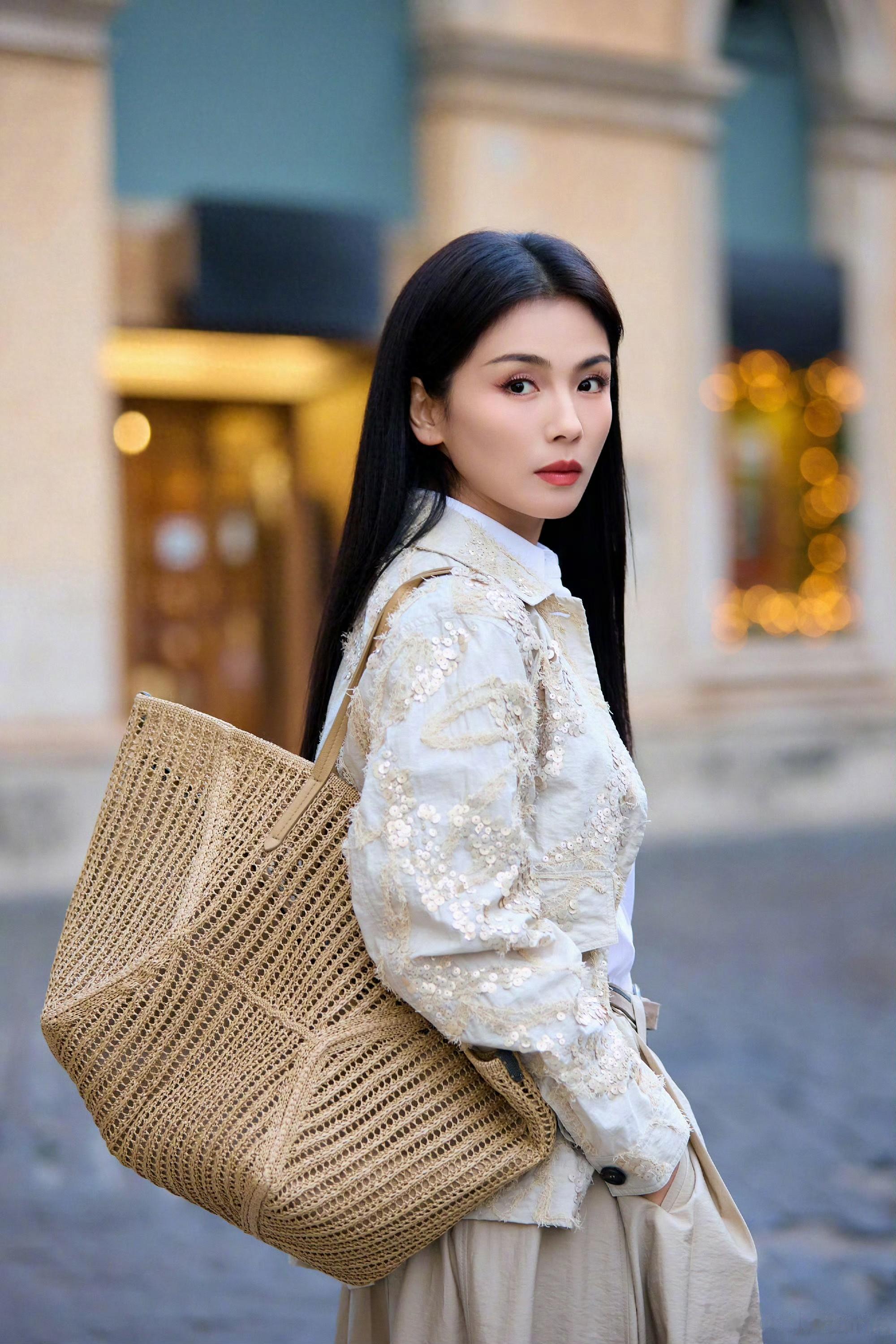 47岁的刘涛看起来好年轻,像27岁