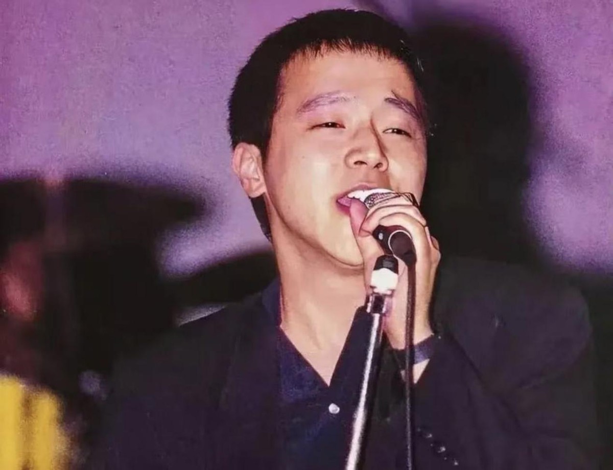 钱再多有什么用！曝55岁窦唯疑似迁居阿那亚，他给内娱人提了个醒