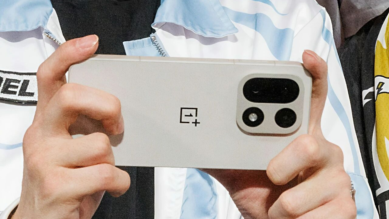 这个新手机，对标iPhone 17 Pro Max绰绰有余