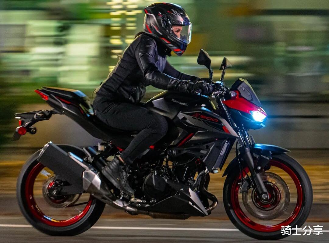 价格下调5000元，川崎发布新款Z500，你会如何选？