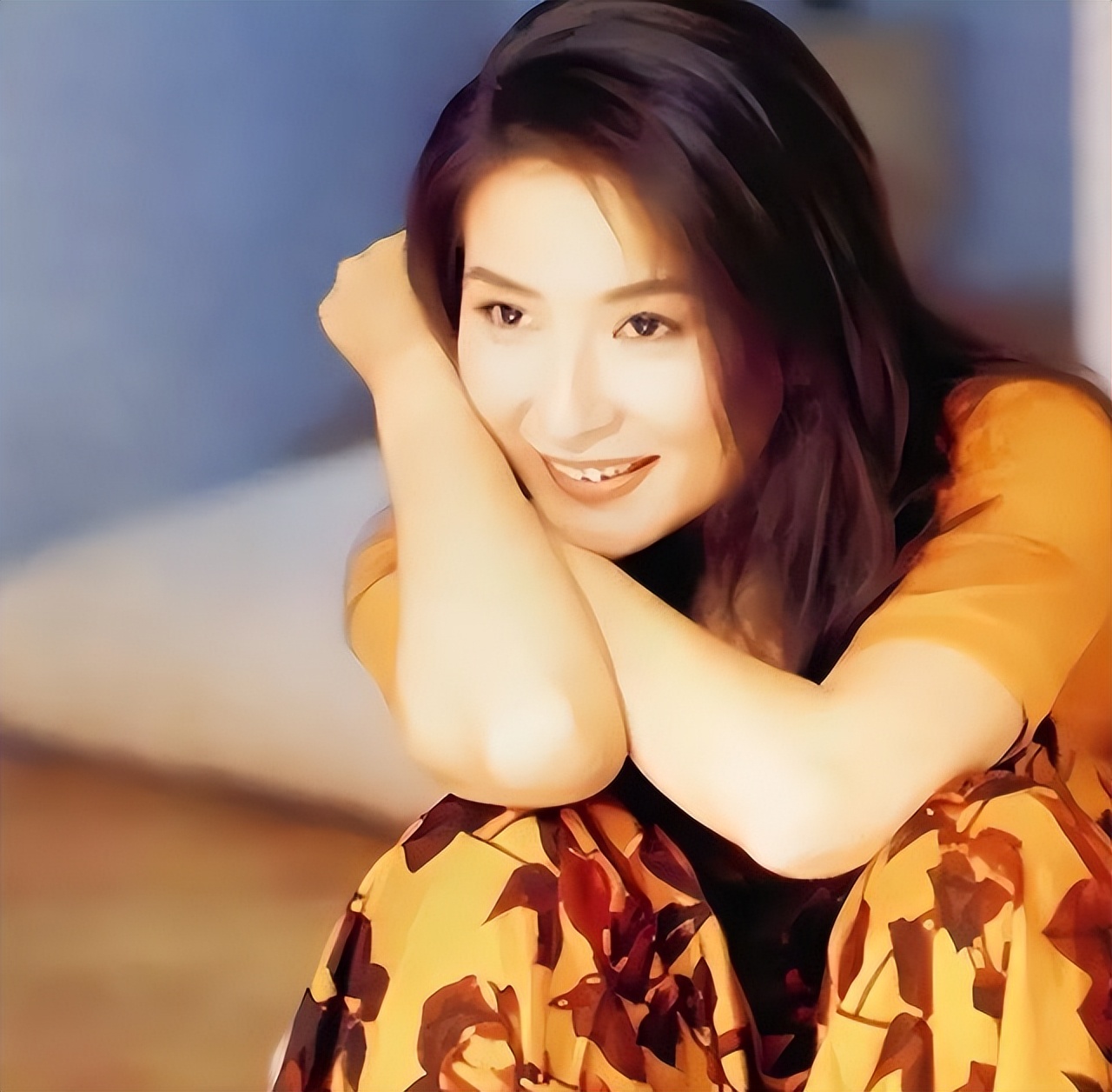 曾和王菲齐名,却被亲生母亲毁掉一生,如今67岁晚年凄凉终身未婚