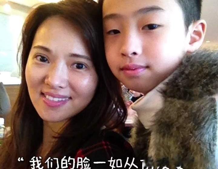 伊能静也没有想到，当初那个劝她再婚的小男孩已经为她争光了