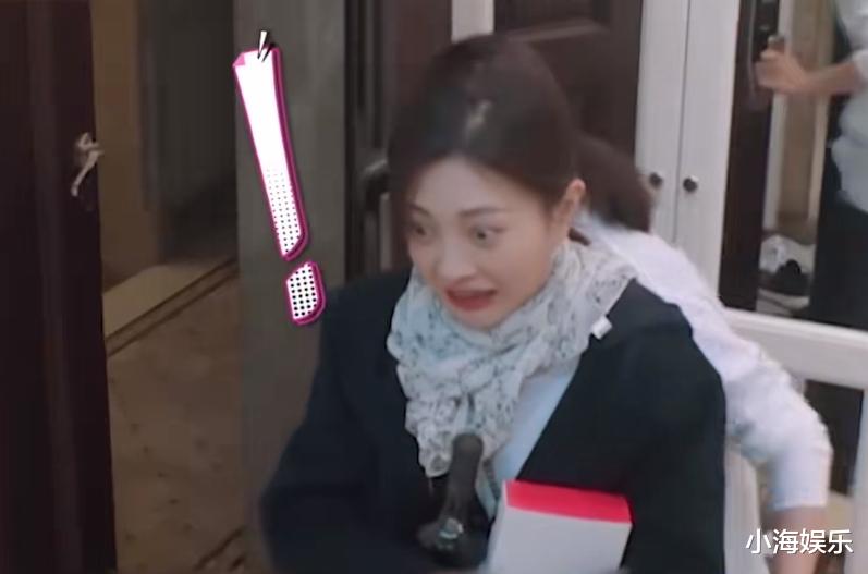 管乐家客厅杂物堆积如山,网友:上次看到这么邋遢的还是袁姗姗