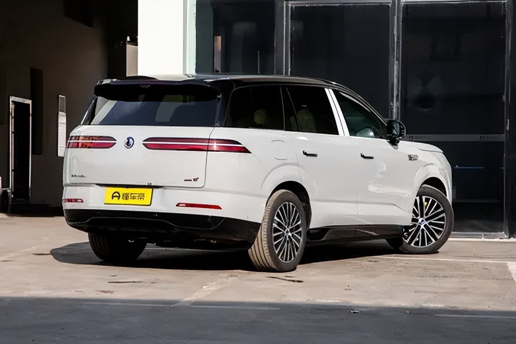 6座+防晕车,这台插混SUV真的是为家庭量身打造的吗?