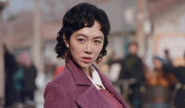 39岁姜妍自曝曾被校园霸凌，被男演员嫌弃，如今嫁行长事业稳定