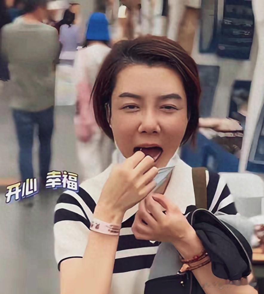 43岁车晓集市素颜近照曝光，面容巨变无人识，难怪消失娱乐圈！