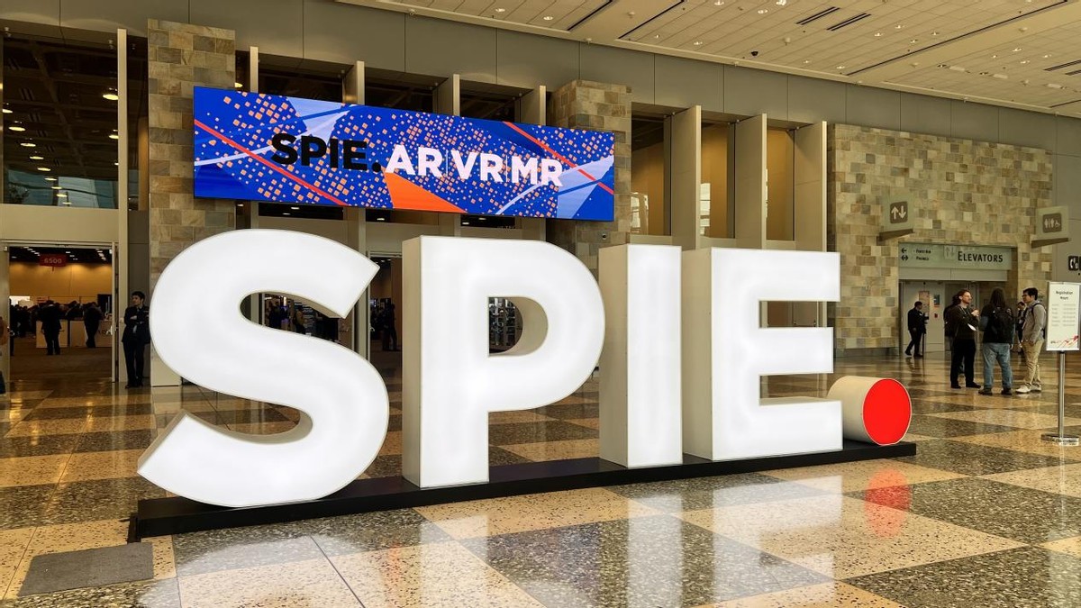 光峰科技參2026西部光電展，推激光+LCoS原型機全彩單目雙鏡光機