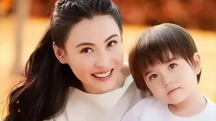 张柏芝6岁小儿子近照曝光！这颜值，像谁不用我说了吧？