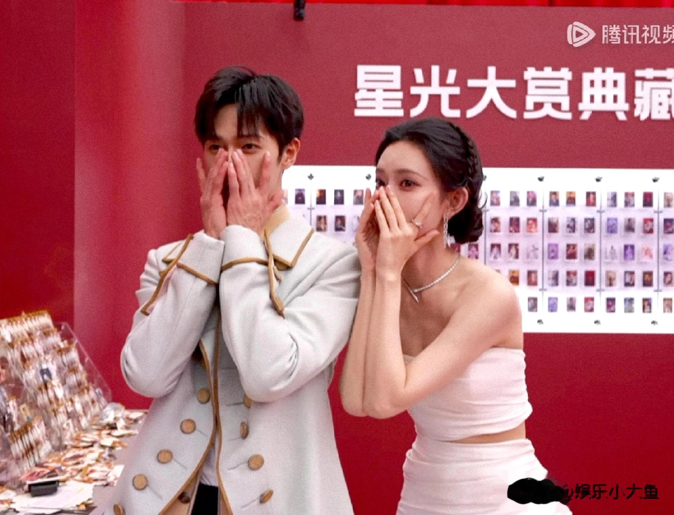 孟子义出席腾讯视频星光大赏，金光闪耀女神降临，美不胜收