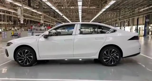 外形时尚动感的轿车首选座驾来了